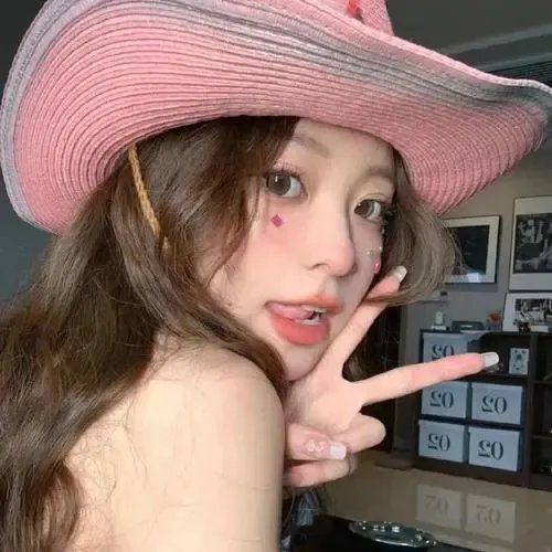夜店实拍：导演之子晒豪宅名表，被批炫富